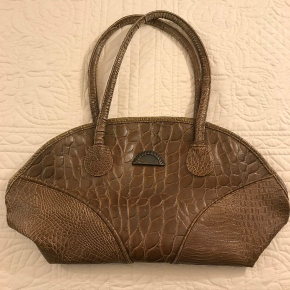 Chic Textured Handbag in Warm Brown Color - Picture 1 of 4